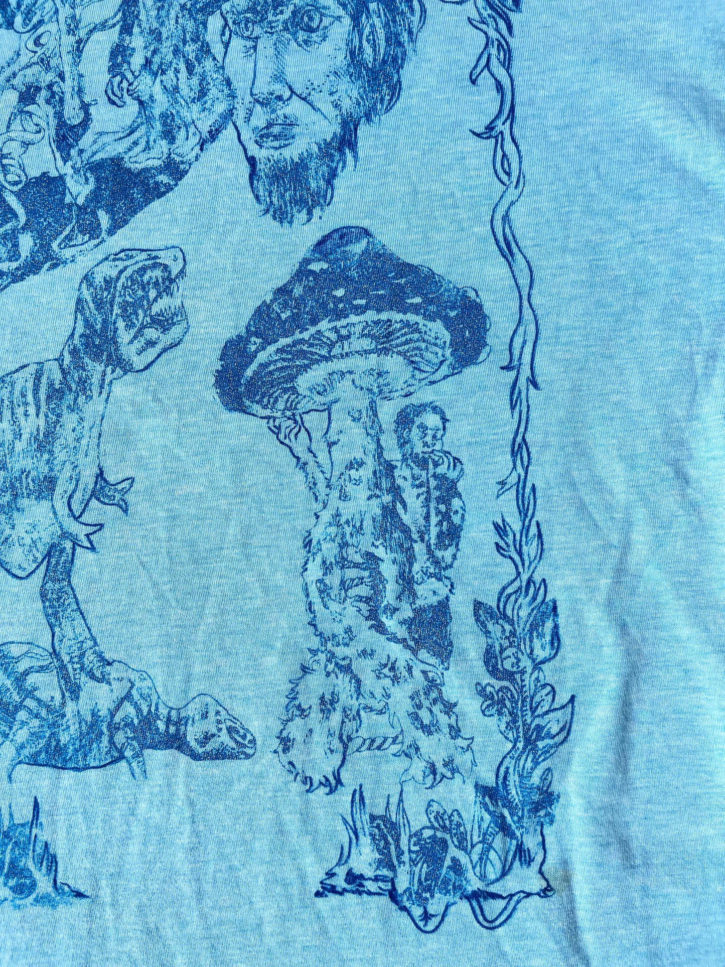 XL Evolution blue short sleeve shirt