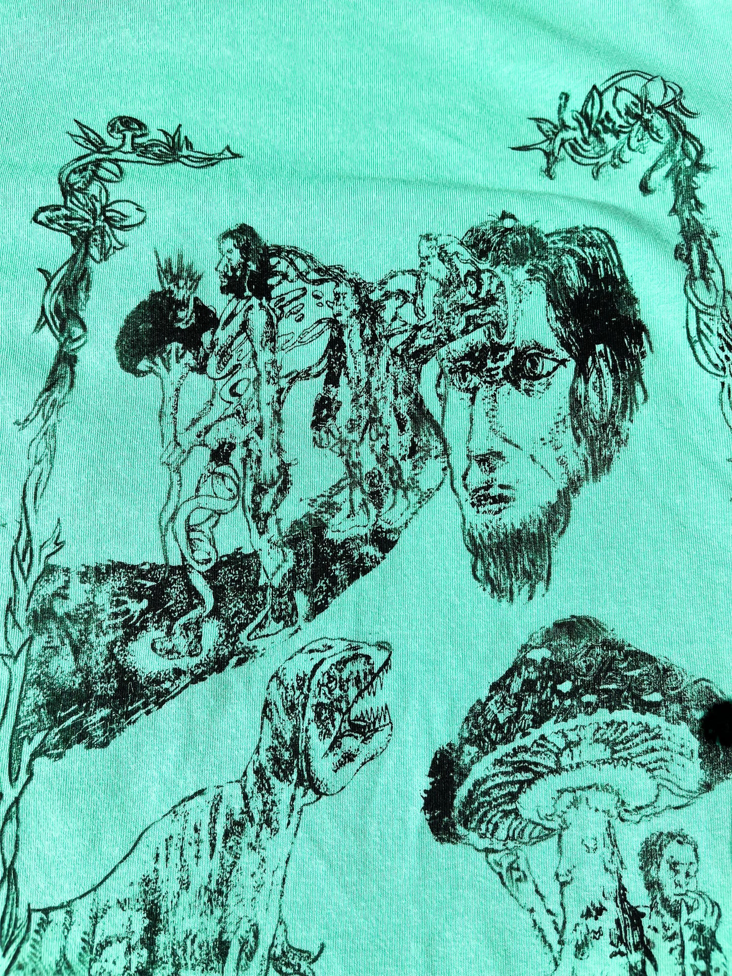 MEDIUM Evolution green short sleeve shirt