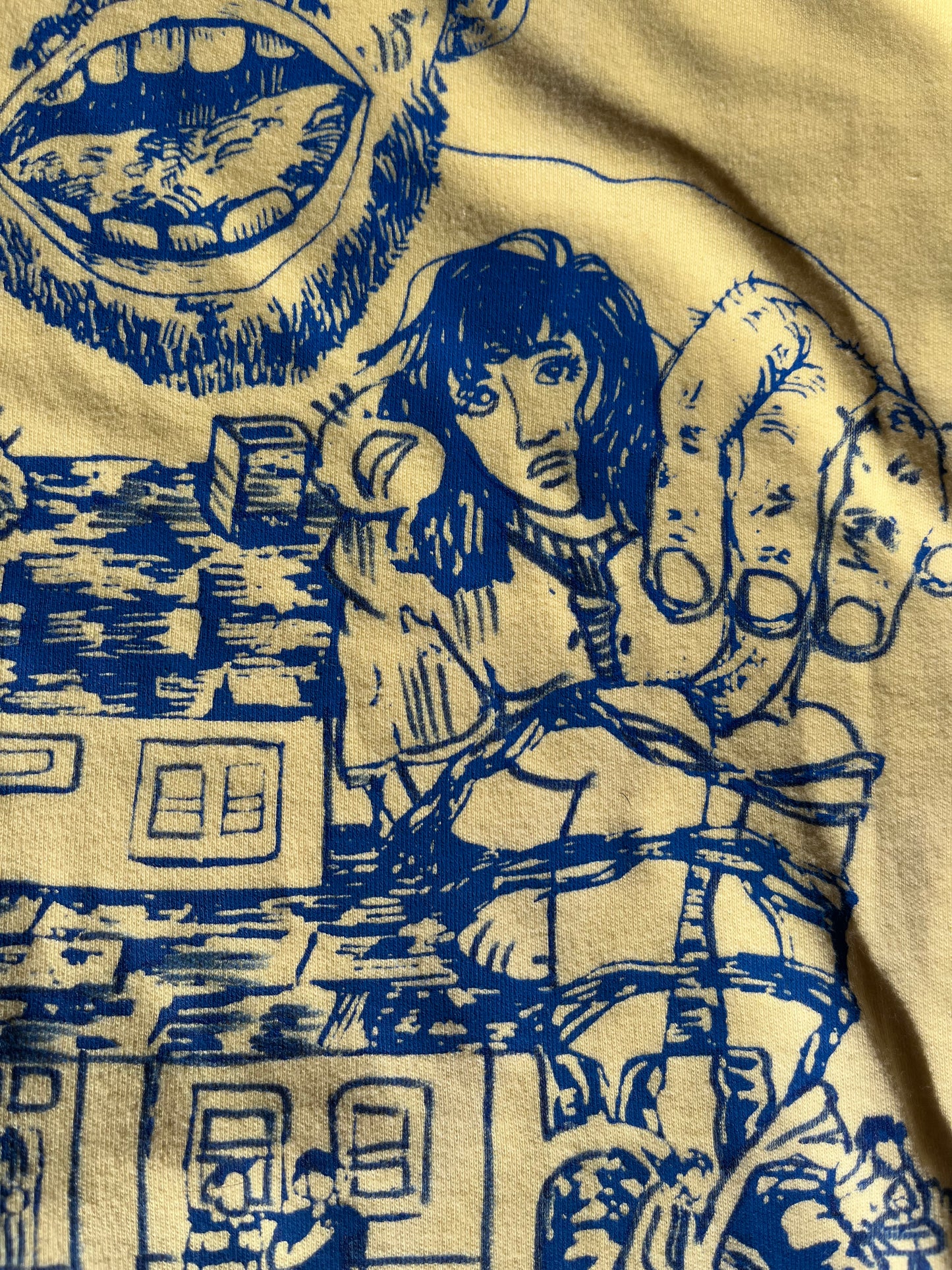 MEDIUM Nothing Changes short sleeve yellow graphic tee shirt 02