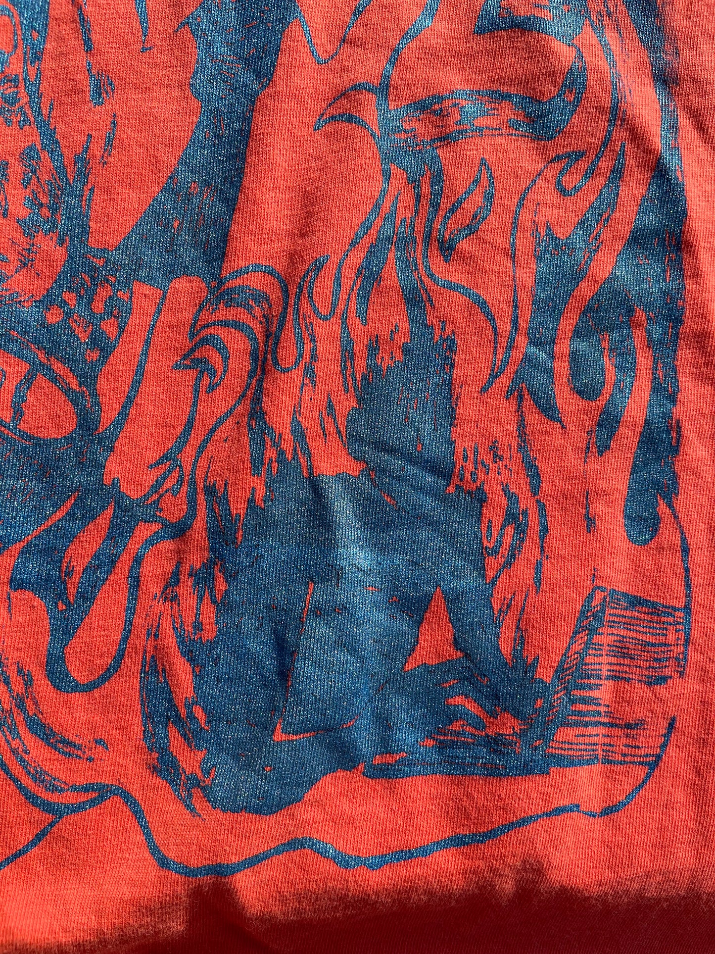 LARGE I Can't Work the World is on Fire orange short sleeve graphic tee shirt 01
