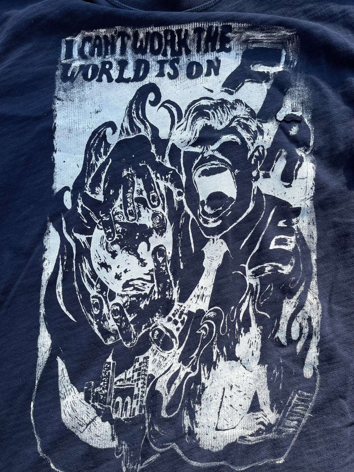 M/L I Can't Work the World is on Fire blue black long sleeve graphic tee 06