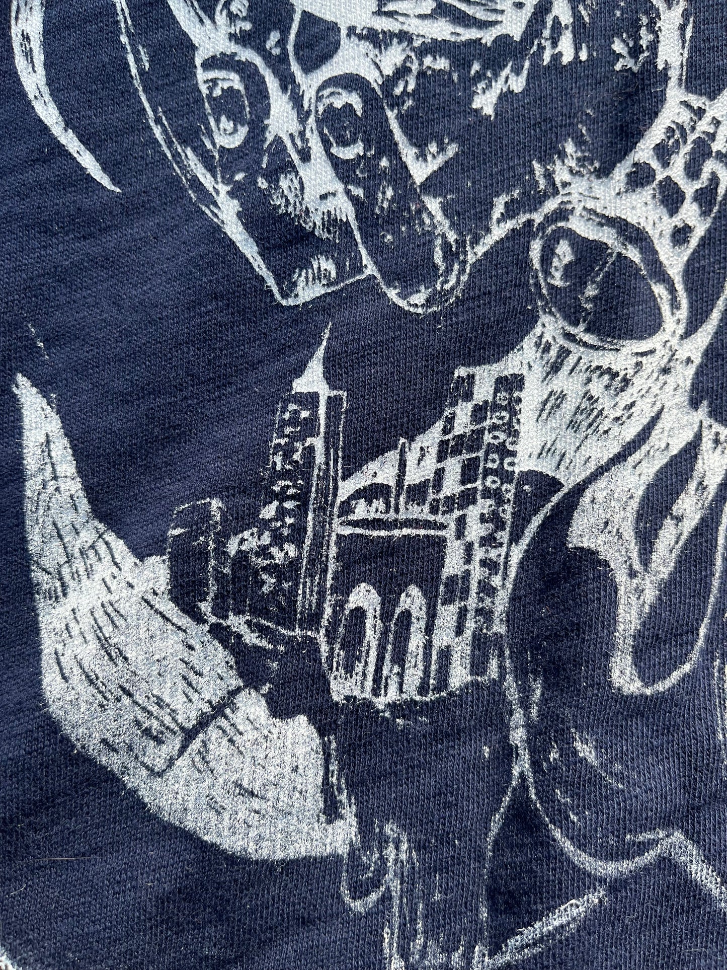 M/L I Can't Work the World is on Fire blue black long sleeve graphic tee 06